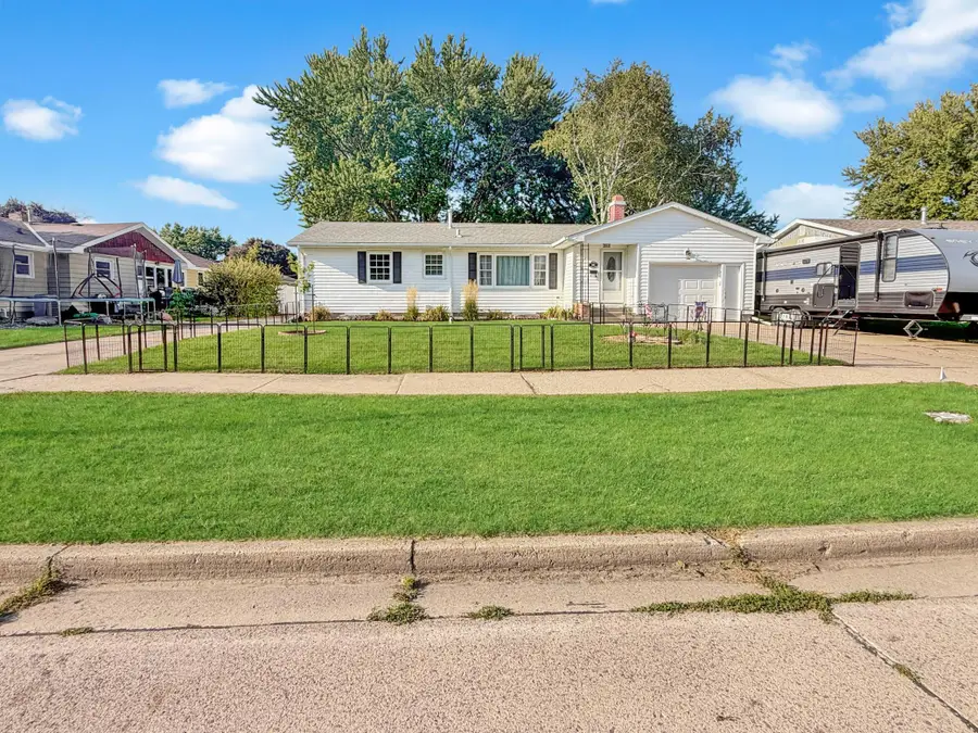609 Washington Avenue, Fairmont, MN 56031 - #2