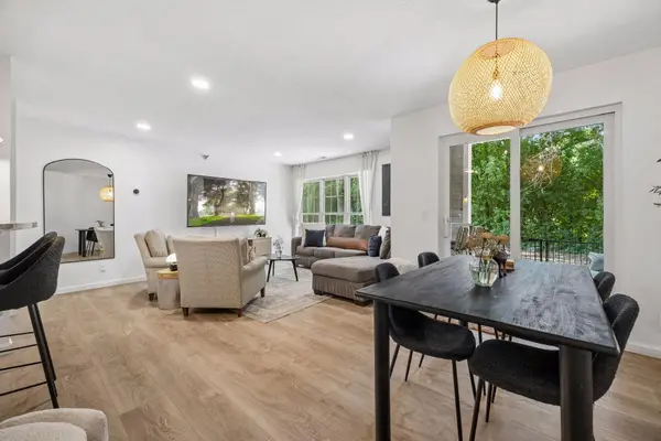 6040 Chasewood Parkway #2, Minnetonka, MN 55343