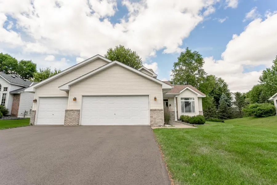 8284 Ashford Road, Woodbury, MN 55125 - #2