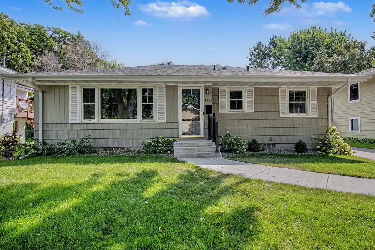 1424 Rhode Island Avenue N, Golden Valley, MN 55427 - #1