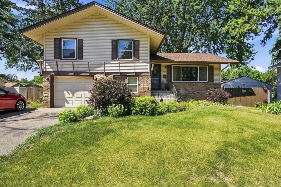 6933 Brunswick Avenue N, Brooklyn Park, MN 55429 - #2