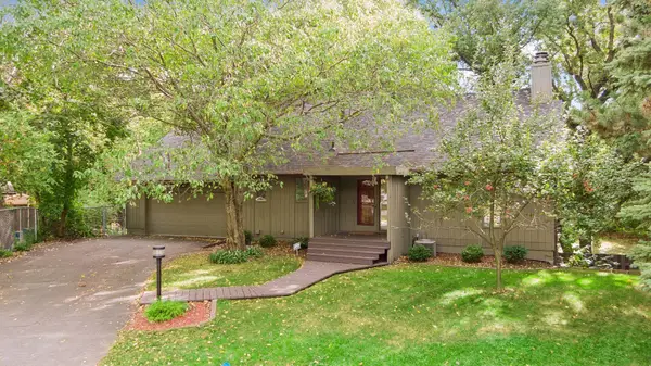 3921 Woodview Court, Vadnais Heights, MN 55127