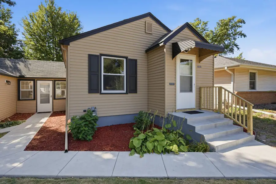 8218 Nicollet Avenue S, Bloomington, MN 55420 - #2