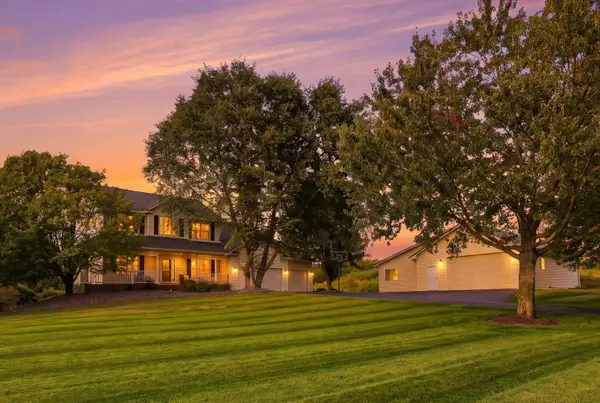 834 Prairie Meadows Drive, Hudson, WI 54016