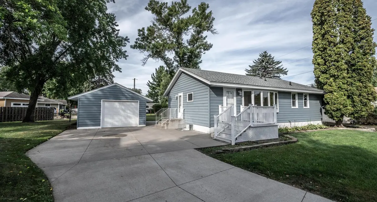1202 Sunnyside Drive, Farmington, MN 55024 - #1