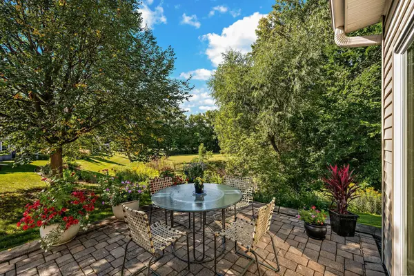 130 Lakeview Road E, Chanhassen, MN 55317