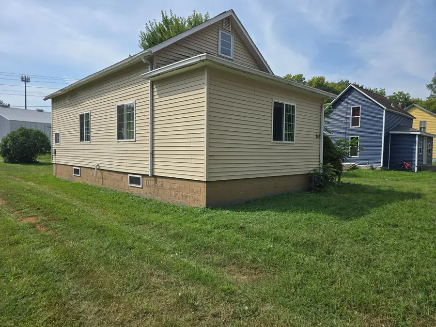 214 E 8th Street, Fairmont, MN 56031 - #3
