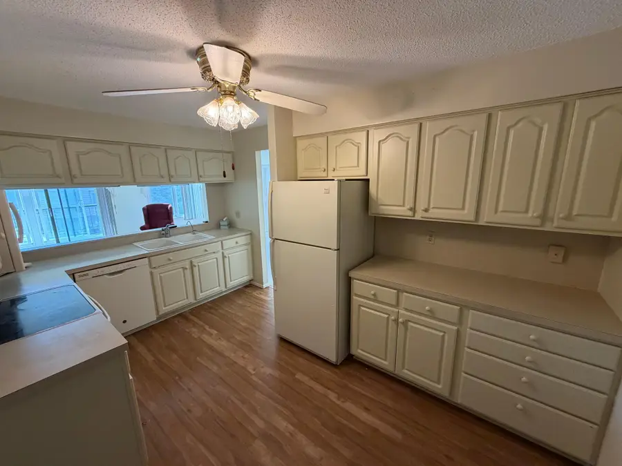 2679 Albion Avenue #203, Fairmont, MN 56031 - #3