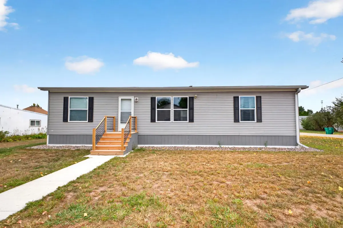 400 E Baldwin Avenue, Kellogg, MN 55945 - #1