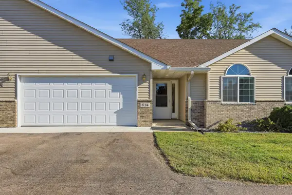 614 Golden Gate Lane, Winsted, MN 55395