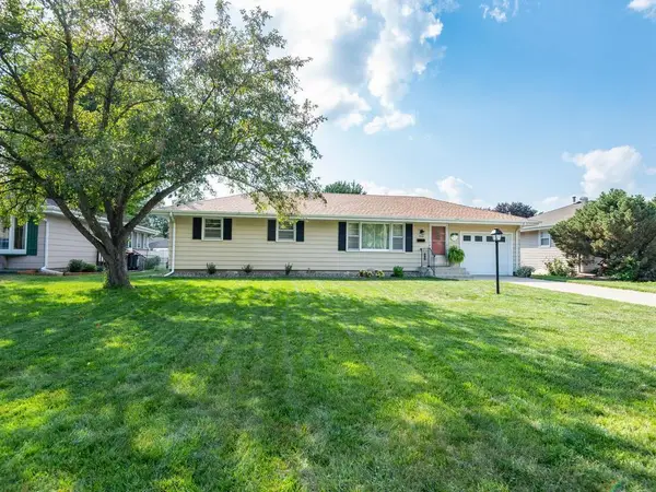 948 Main Street S, Shakopee, MN 55379