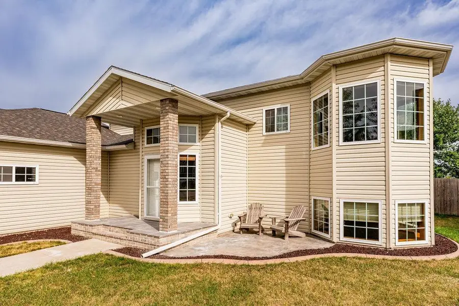 938 Parkway Drive, West Fargo, ND 58078 - #3