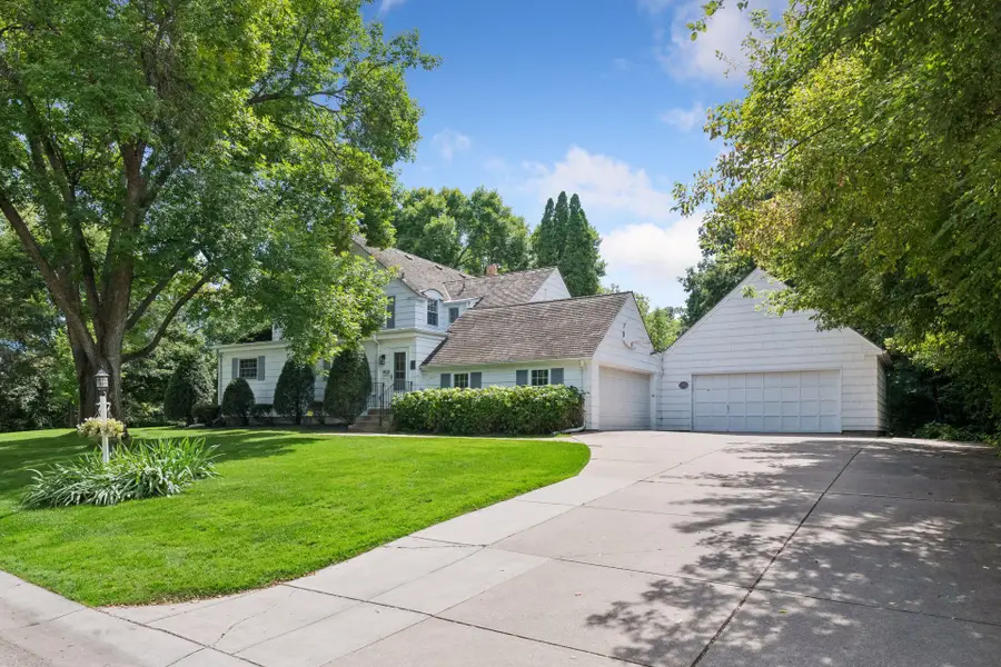 830 Edgemoor Drive, Hopkins, MN 55305 - #2