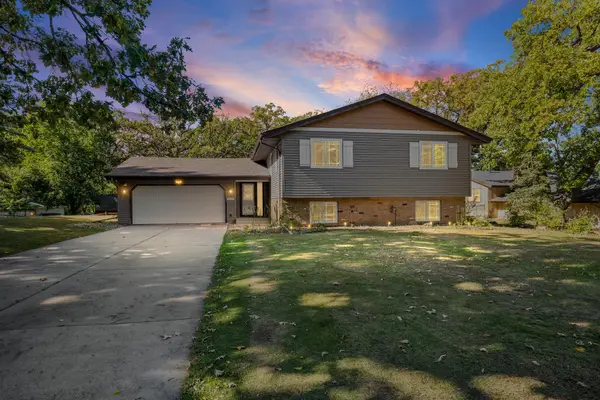 2625 Seans Way, North Saint Paul, MN 55109