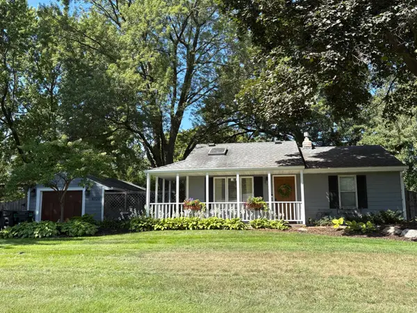 8720 11th Avenue S, Bloomington, MN 55420