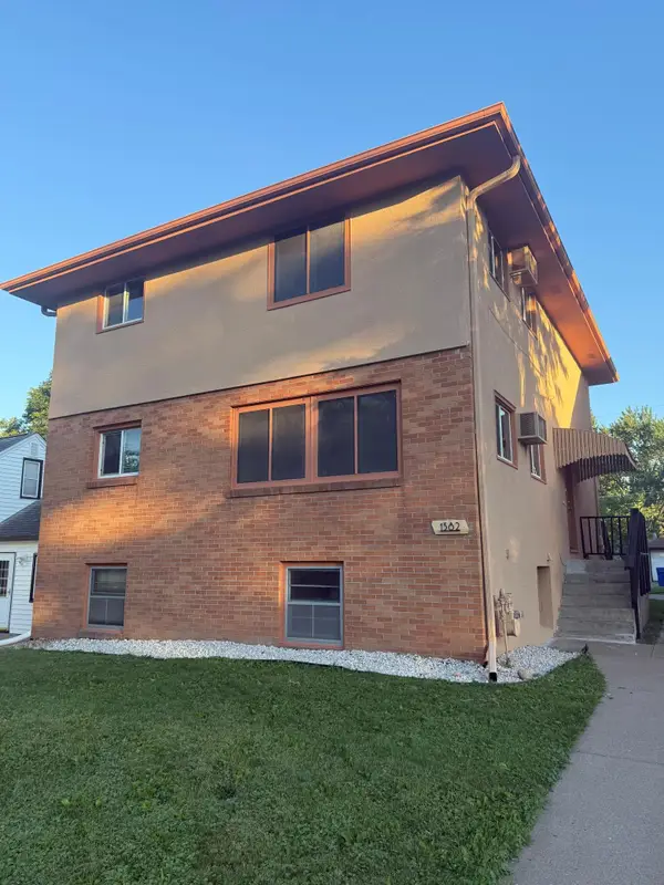 1382 Minnehaha Avenue E, Saint Paul, MN 55106