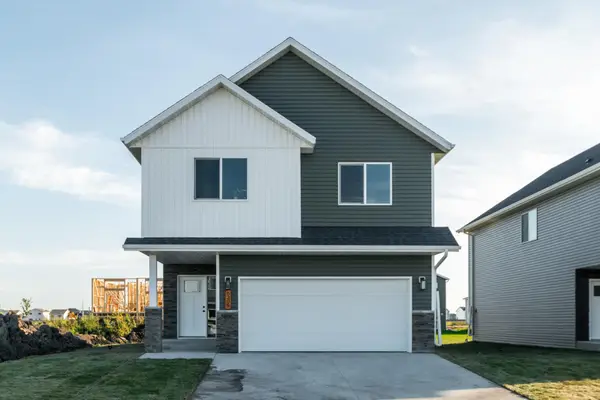 6208 86th Avenue S, Horace, ND 58047