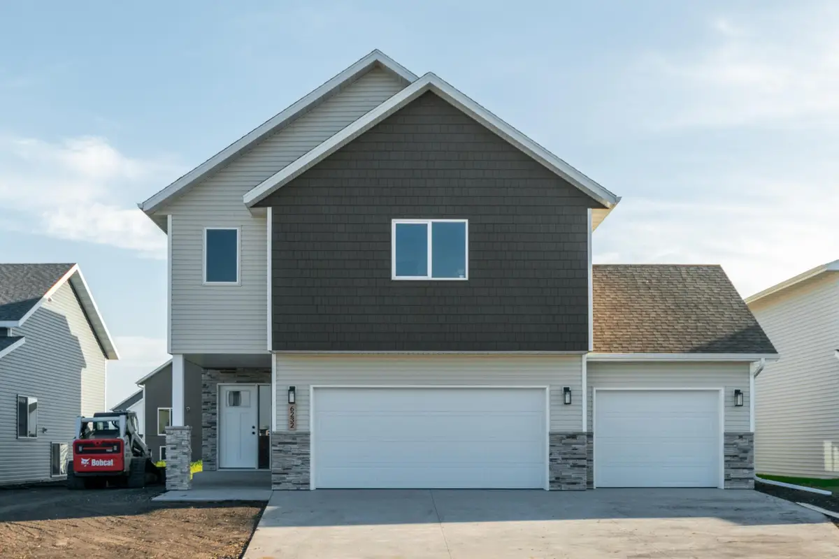1147 Jill Drive W, West Fargo, ND 58078 - #1