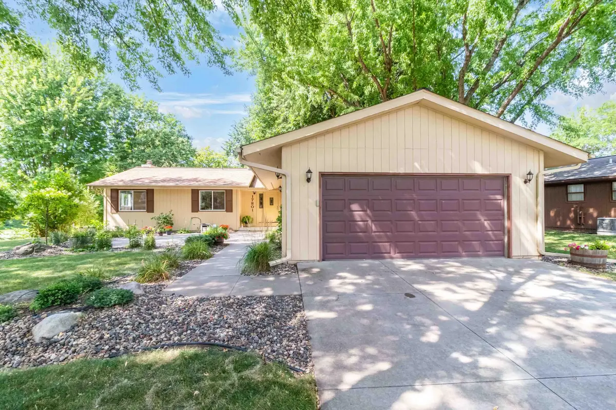 17801 Jaguar Path, Lakeville, MN 55044 - #1