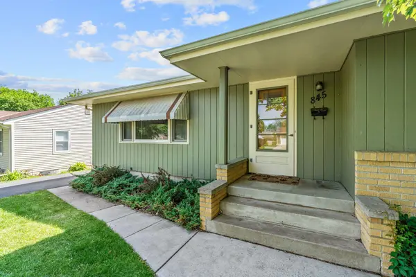 845 Spencer Street S, Shakopee, MN 55379