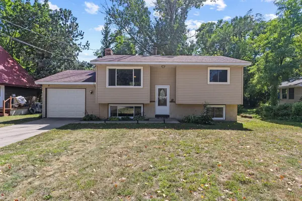 650 Birch Lane S, Shoreview, MN 55126