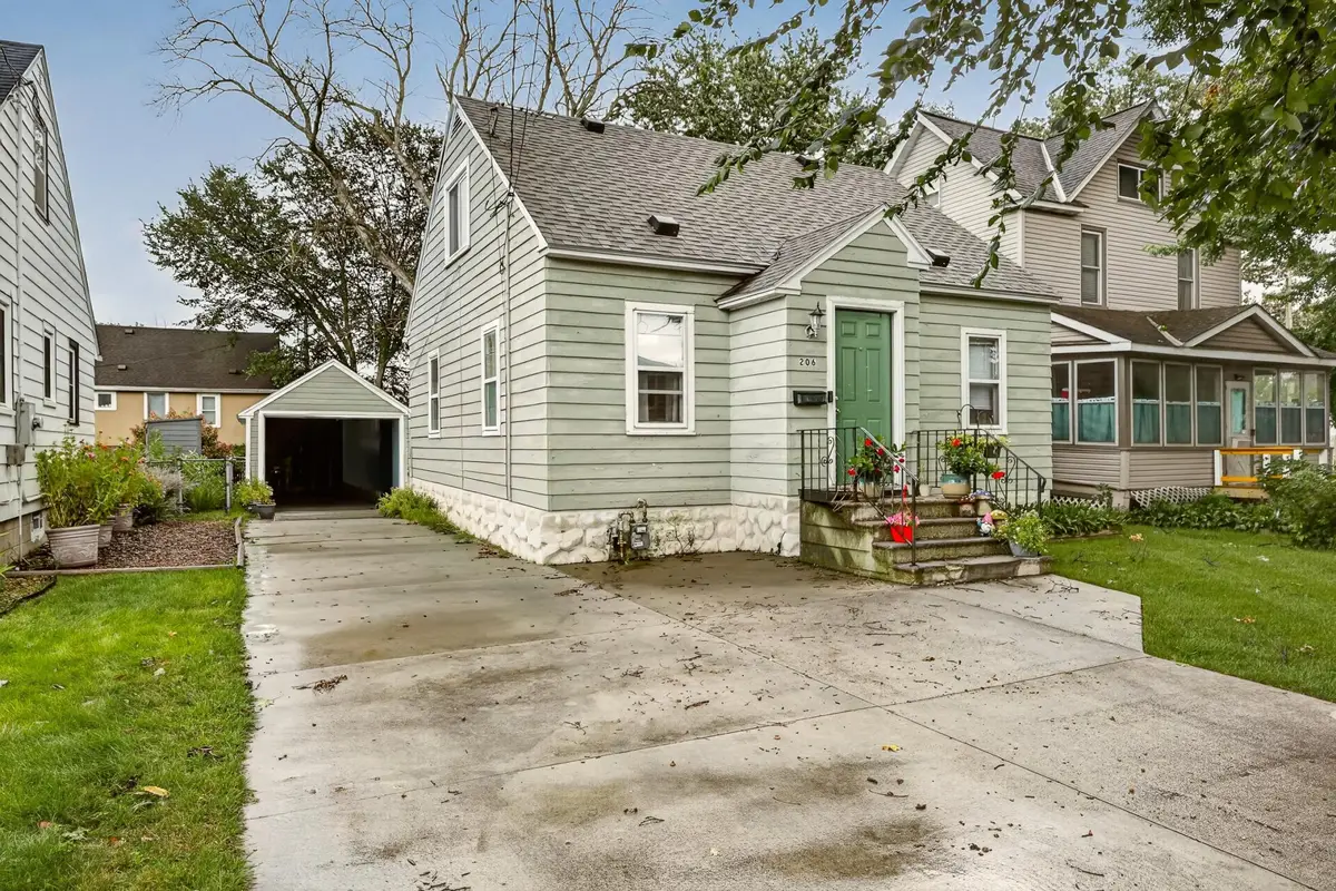 206 11th Avenue Ne, Rochester, MN 55906 - #1