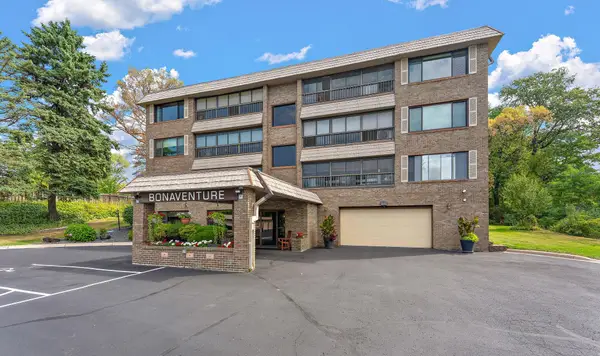 3090 Lexington Avenue N #B5, Roseville, MN 55113