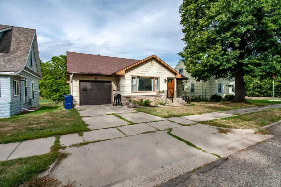 919 N Park Street, Fergus Falls, MN 56537 - #2