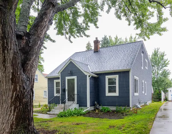 772 Iowa Avenue W, Saint Paul, MN 55117