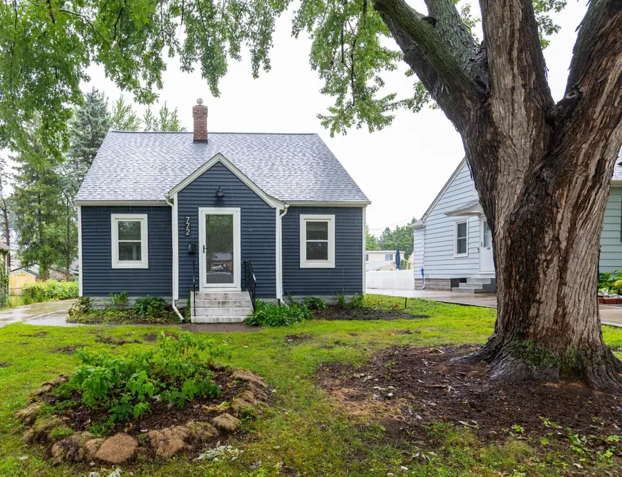 772 Iowa Avenue W, Saint Paul, MN 55117 - #2