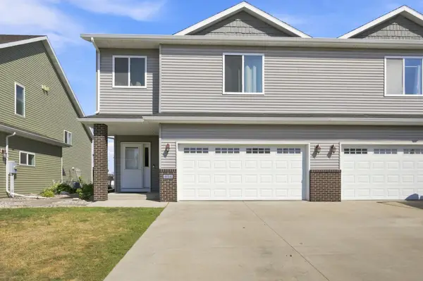 454 Foxtail Drive E, West Fargo, ND 58078