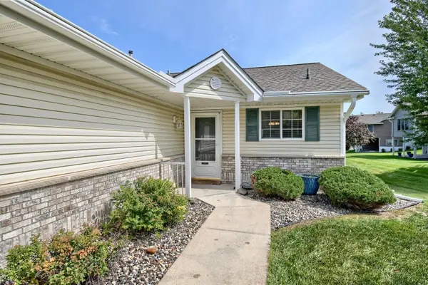 828 Woodland Drive, Saint Paul, MN 55115