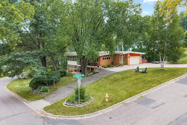 2212 Mary Hills Drive, Golden Valley, MN 55422