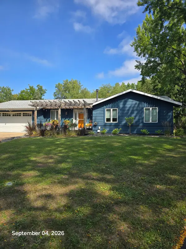 11901 River Hills Circle, Burnsville, MN 55337
