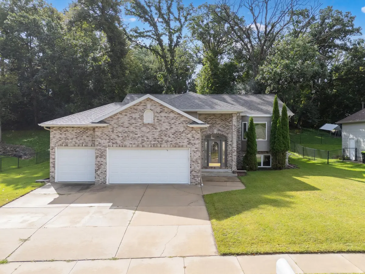 816 Southern Woods Place Sw, Rochester, MN 55902 - #1