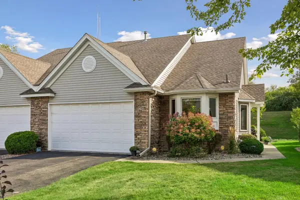 1090 Westcliff Curve, Shoreview, MN 55126