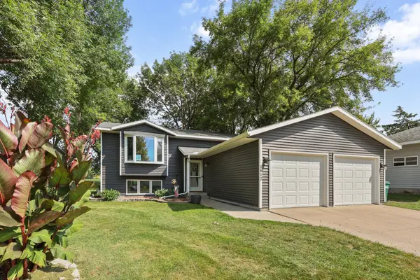 1612 Birch Avenue N, Glencoe, MN 55336