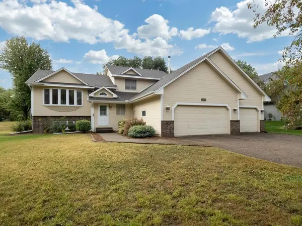 2613 Kennelly Place, Burnsville, MN 55337
