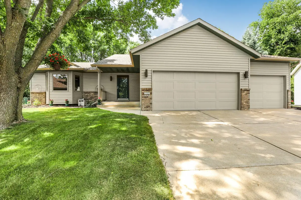 1101 Summit Way, Sauk Rapids, MN 56379 - #1