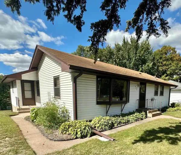 430 11th Avenue Nw, New Brighton, MN 55112