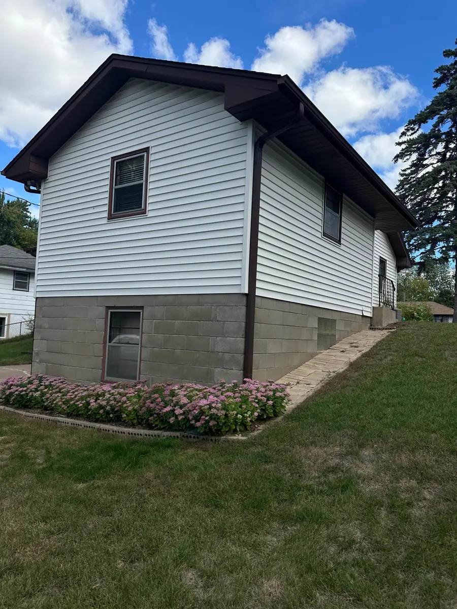 430 11th Avenue Nw, New Brighton, MN 55112 - #2