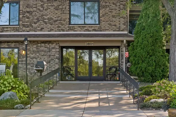 3801 W 98th Street #306, Bloomington, MN 55431