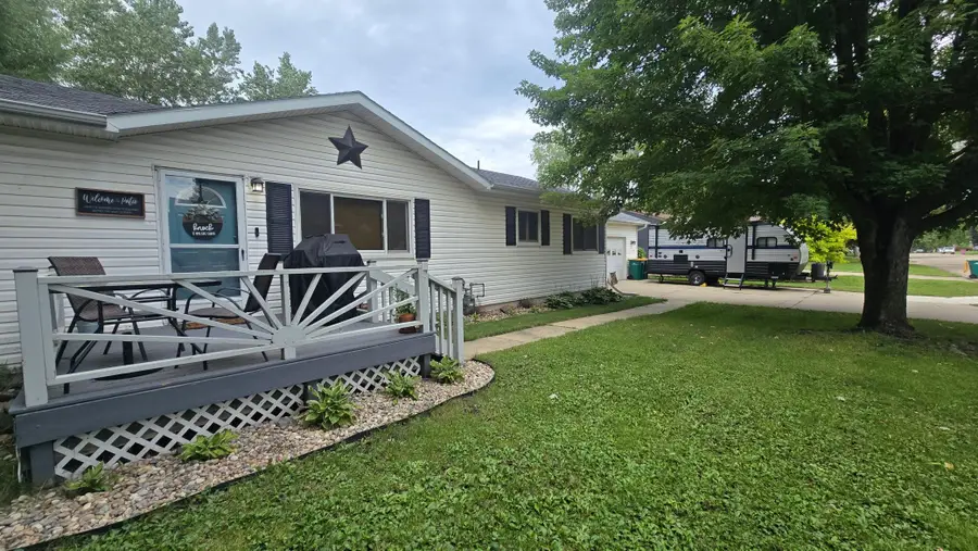 197 2nd Street Ne, Clarks Grove, MN 56016 - #2