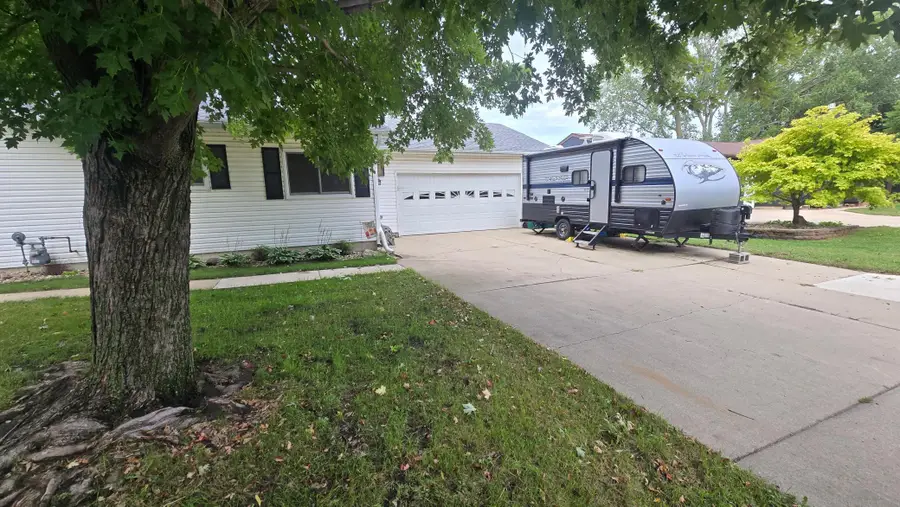 197 2nd Street Ne, Clarks Grove, MN 56016 - #3