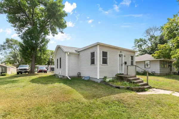 914 5th Avenue W, Shakopee, MN 55379