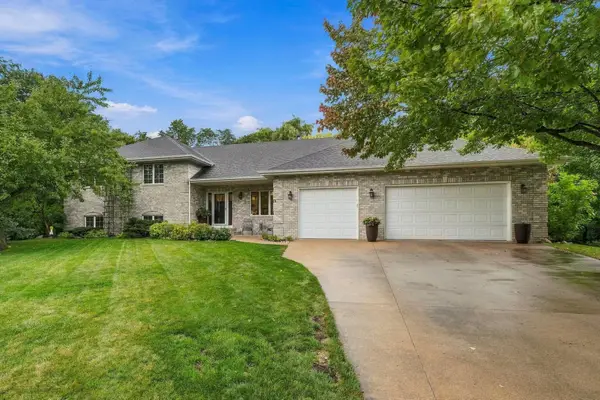 2580 Brinkhaus Street, Chaska, MN 55318