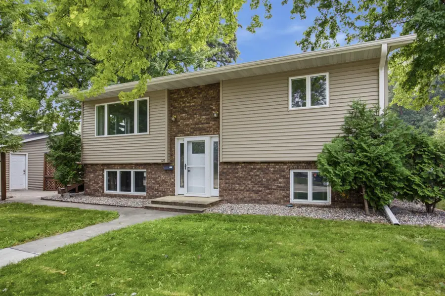 1211 Hall Avenue, Breckenridge, MN 56520 - #2