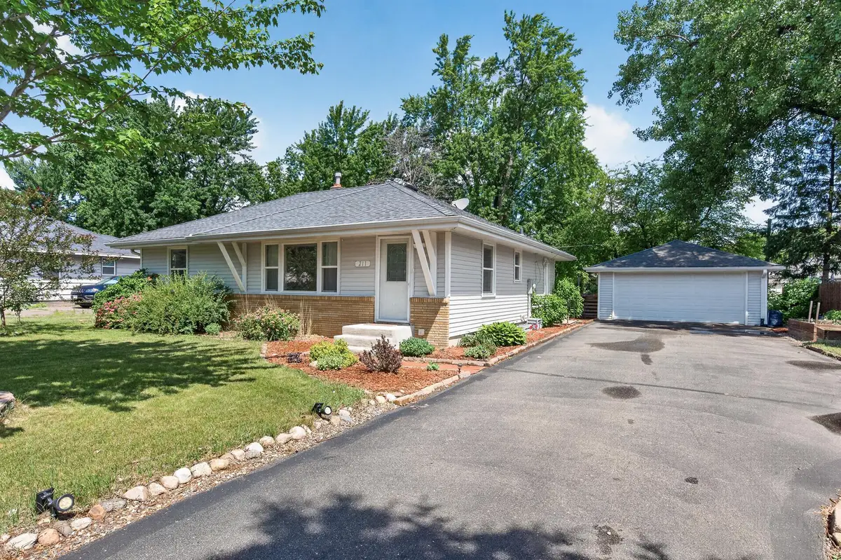 211 92nd Avenue Ne, Blaine, MN 55434 - #1