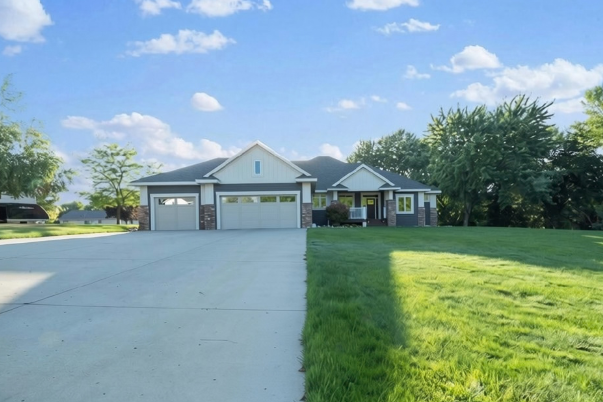 1890 Ridgewood Drive Nw, Alexandria, MN 56308 - #1