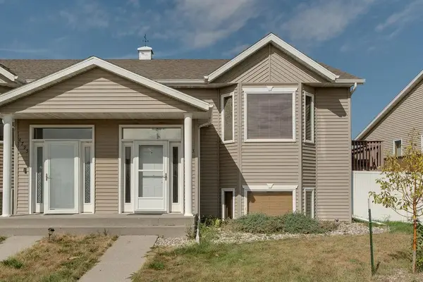 4793 Harvest Drive S, Fargo, ND 58104